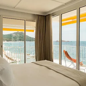 Les Roches Rouges, A Beaumier Hotell